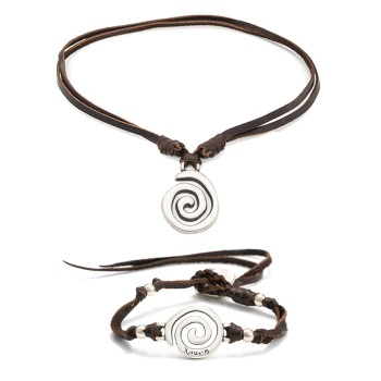 Conjunto XV son una pulsera y un collar con espiral bañada en plata