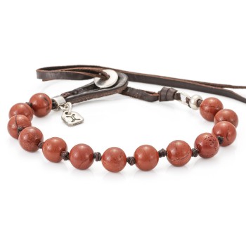 Rumi XX es una pulsera de cuero con cuentas de piedra jaspe rojo